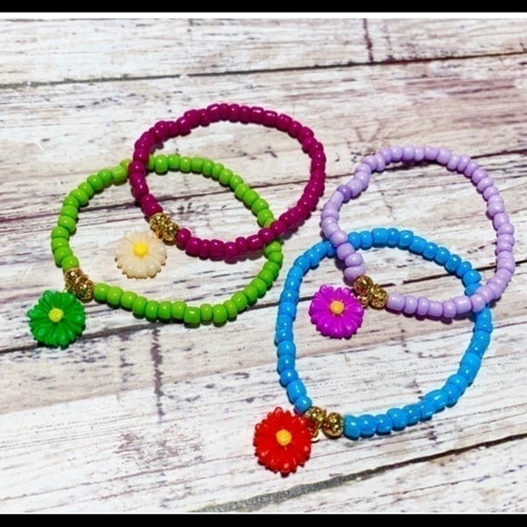 Mystery Color bracelets for girls, summer bracelets with flowers - Picture 5 of 7